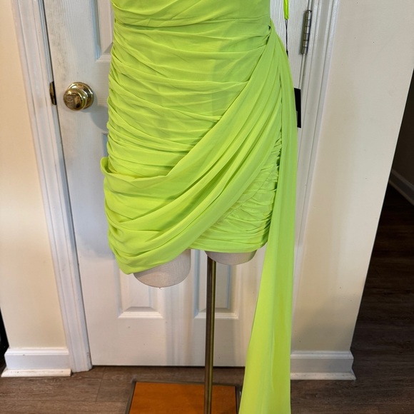 IEENA for Mac Duggal Lime Ruched Mini Dress Size 6 NWT - Picture 3 of 16